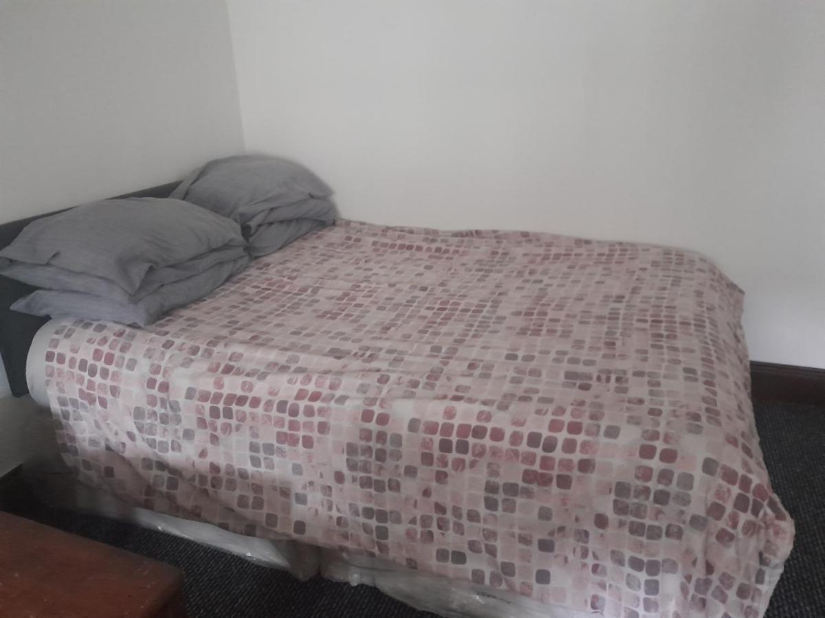 Lovely 1-Bed Studio In London Londres Exterior foto