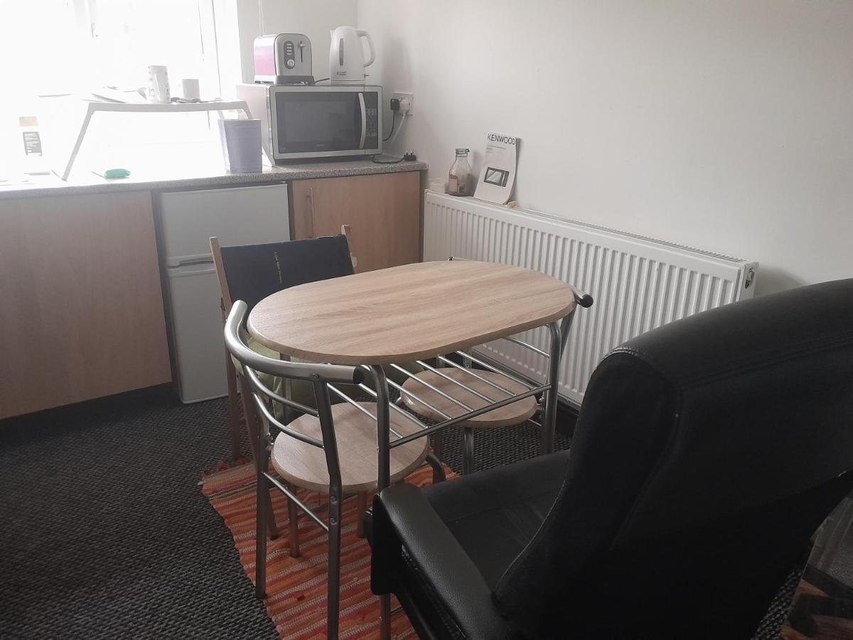Lovely 1-Bed Studio In London Londres Exterior foto