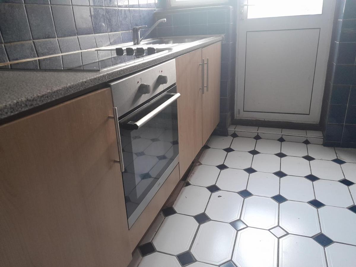Lovely 1-Bed Studio In London Londres Exterior foto
