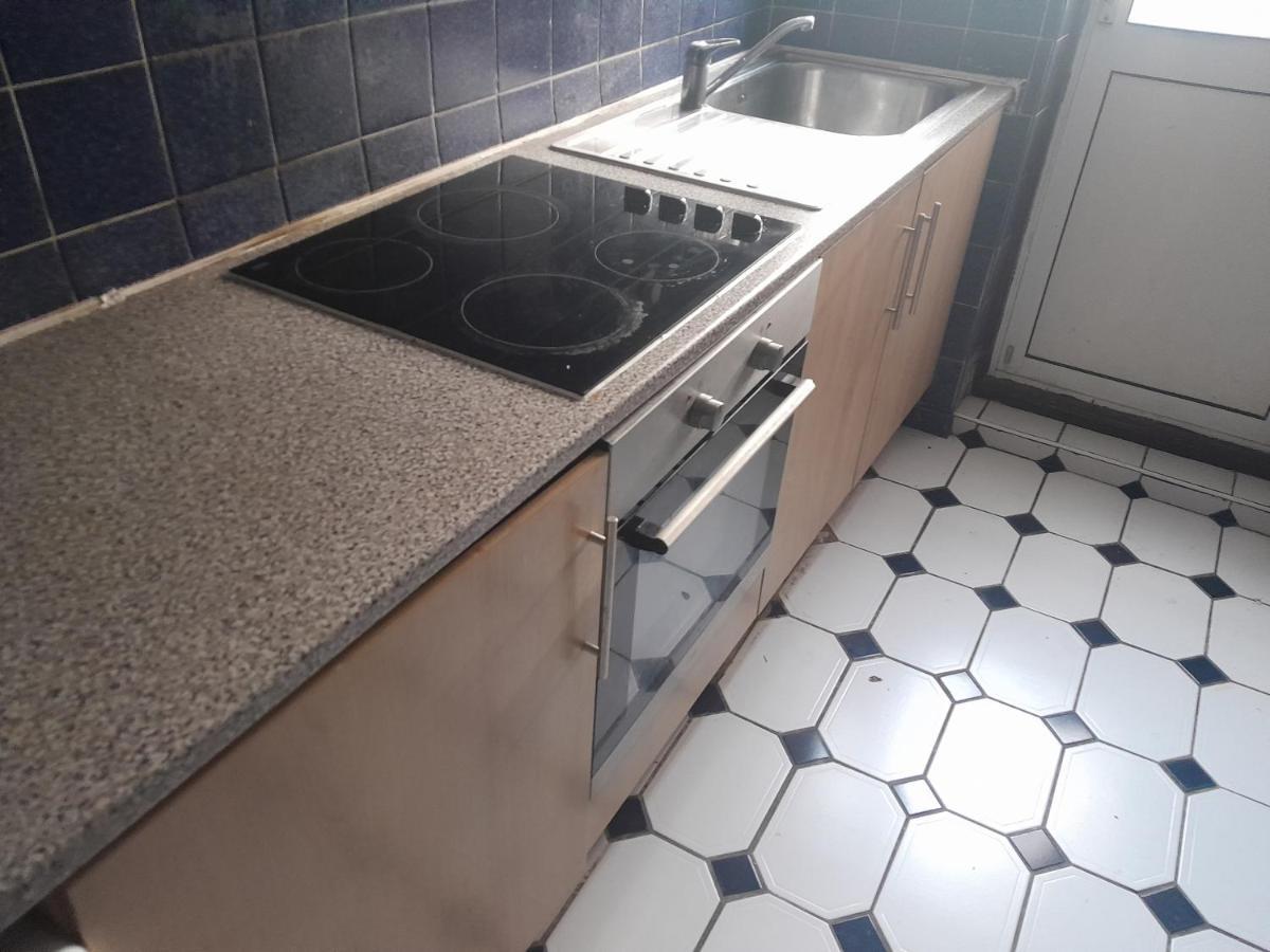 Lovely 1-Bed Studio In London Londres Exterior foto