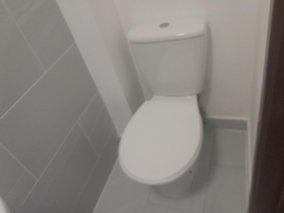 Lovely 1-Bed Studio In London Londres Exterior foto